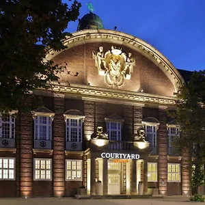 Courtyard By Marriott Hotel